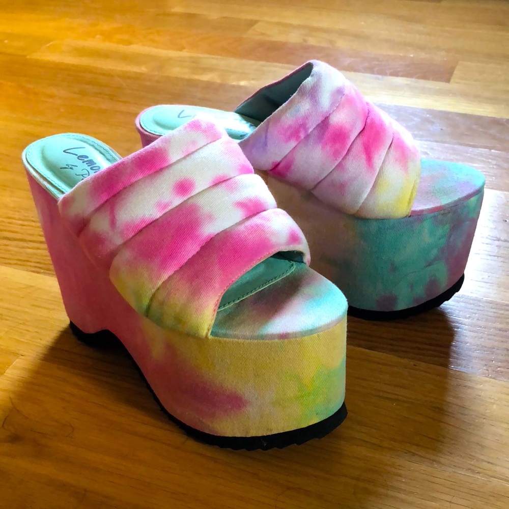 Tie dye platforms size 6